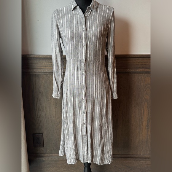 Lucky Brand Dresses & Skirts - Lucky Brand Gray and White Striped Button-Front Long Sleeve Midi Shirt Dress XS